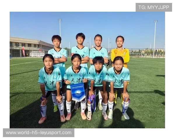 国家队在赛后对年轻球员的表现给予积极评价，足球青少年国家队队员